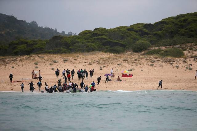 Espagne : Des touristes assistent médusés au débarquement de migrants marocains