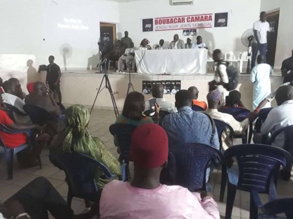 Candidat déclaré à la Présidentielle, Boubacar Camara incapable de remplir... le petit foyer de Grand-Yoff Candidat déclaré à la Présidentielle, Boubacar Camara incapable de remplir... le petit foyer de Grand-Yoff