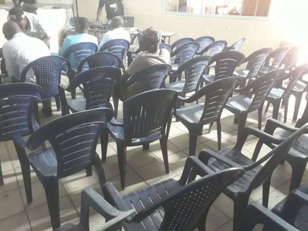 Candidat déclaré à la Présidentielle, Boubacar Camara incapable de remplir... le petit foyer de Grand-Yoff Candidat déclaré à la Présidentielle, Boubacar Camara incapable de remplir... le petit foyer de Grand-Yoff