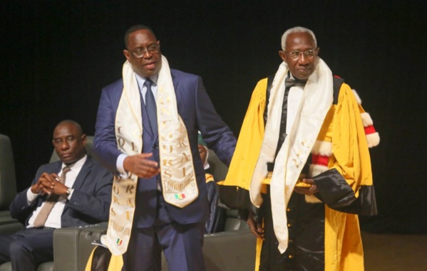 Iba Der Thiam, enfin commandeur de l’Ordre National du Lion