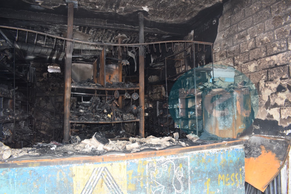 Photos : les images du violent incendie à Thiaroye
