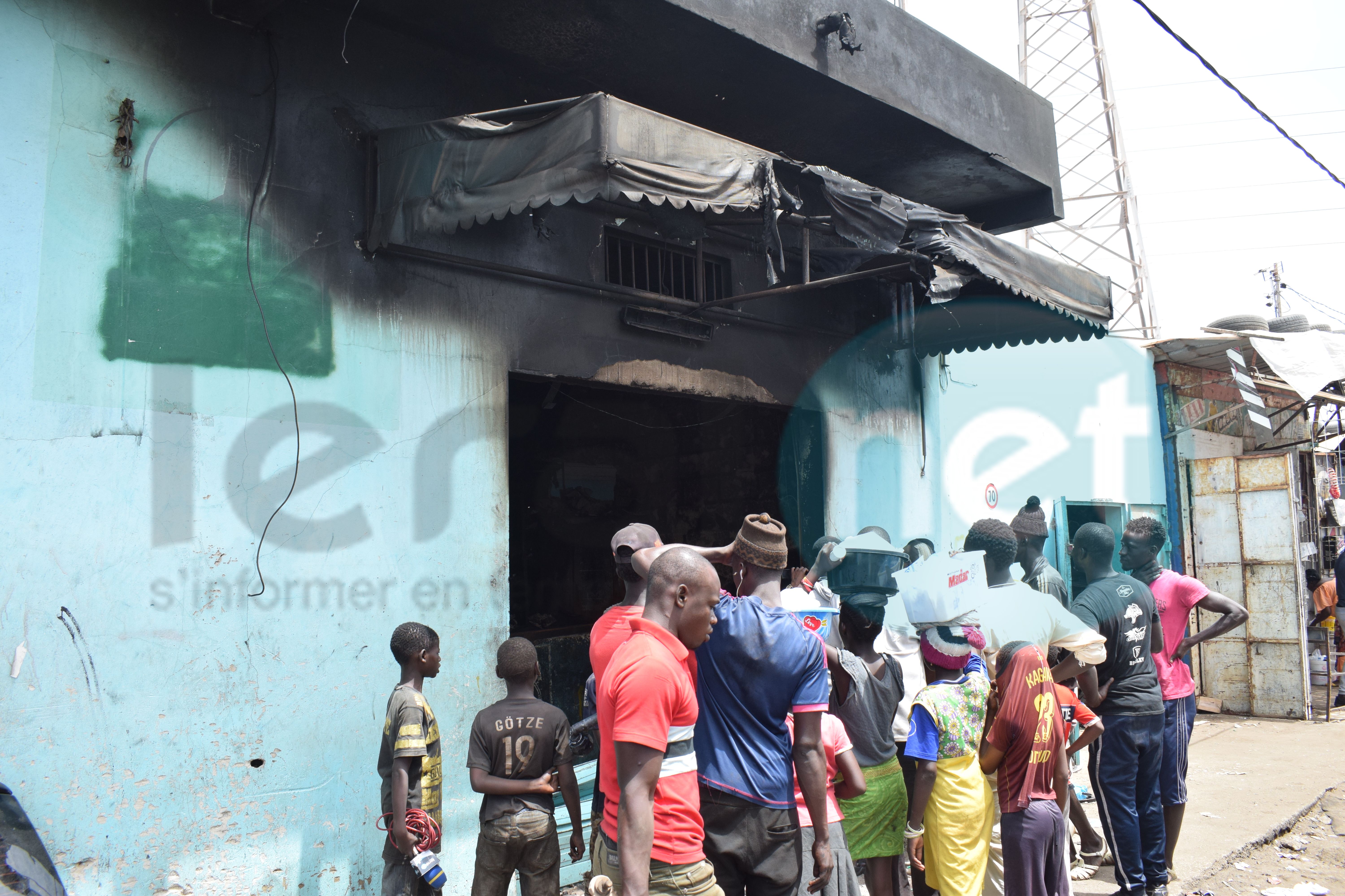 Photos : les images du violent incendie à Thiaroye