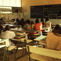 Crise du lycée Demba Diop : Le proviseur sort de sa réserve Depuis le début de l’année scolaire, la crise s’est accentuée au lycée Demba Diop de Mbour. Le corps professoral dans son écrasante majorité continuant de réclamer le départ du chef d’établi