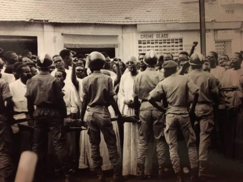 Novembre 1990 : Manifestation pour accès aux médias d'Etat et à des élections libres démocratiques et transparentes Novembre 1990 : Manifestation pour accès aux médias d'Etat et à des élections libres démocratiques et transparentes