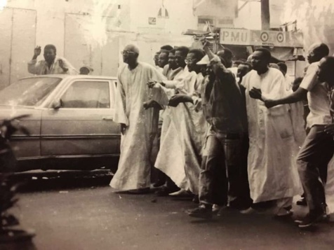 Novembre 1990 : Manifestation pour accès aux médias d'Etat et à des élections libres démocratiques et transparentes Novembre 1990 : Manifestation pour accès aux médias d'Etat et à des élections libres démocratiques et transparentes