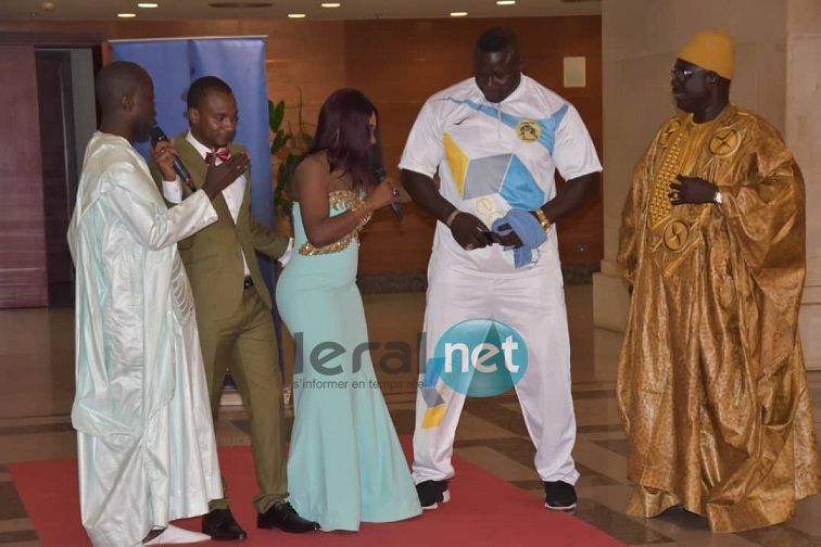 18 photos : les plus belles images du lancement de la série Mbettel au Grand Théâtre