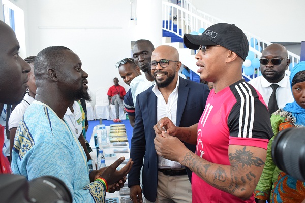 Photos : Exposition des produits de Qnet à la place du Souvenir Africain