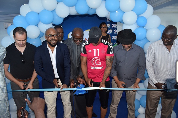 Photos : Exposition des produits de Qnet à la place du Souvenir Africain
