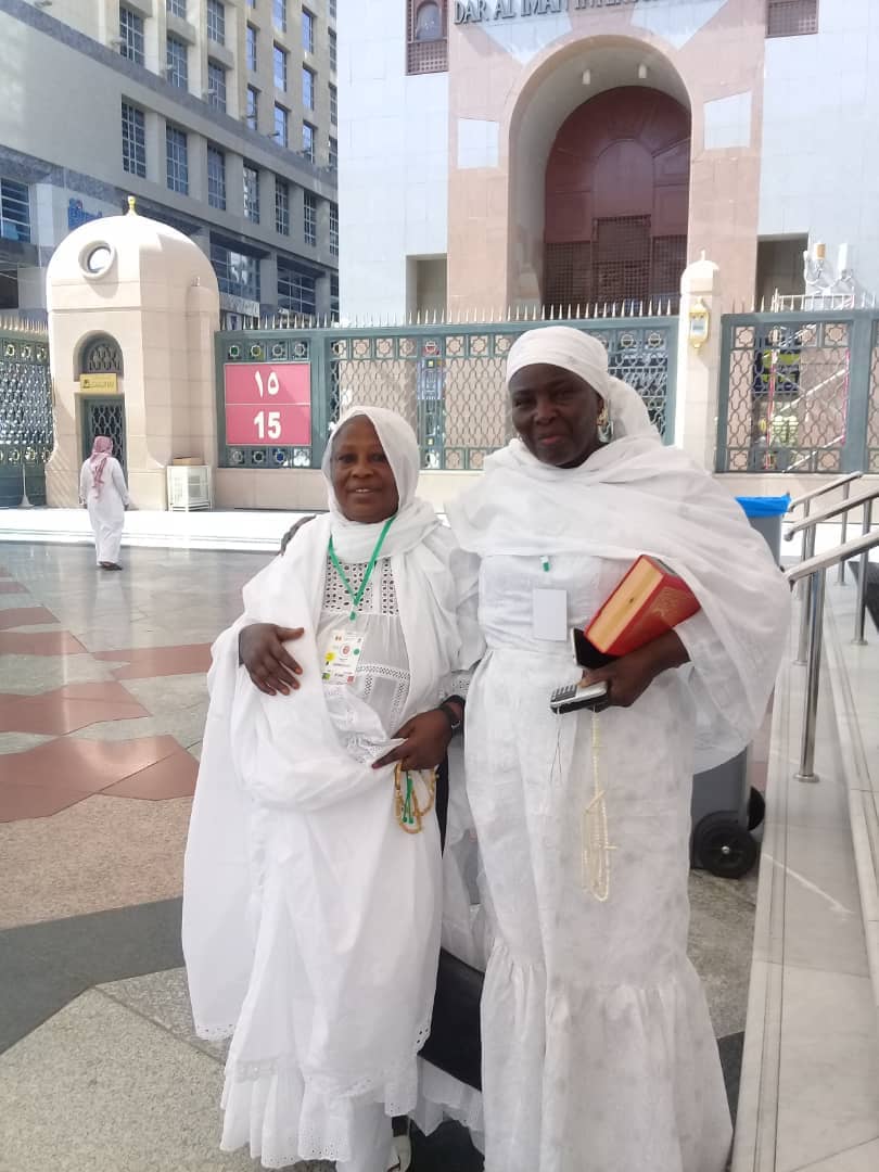 Adja Fatou Kiné Mbaye, maman de Coumba Gawlo Seck en quelques clichés á la Mecque