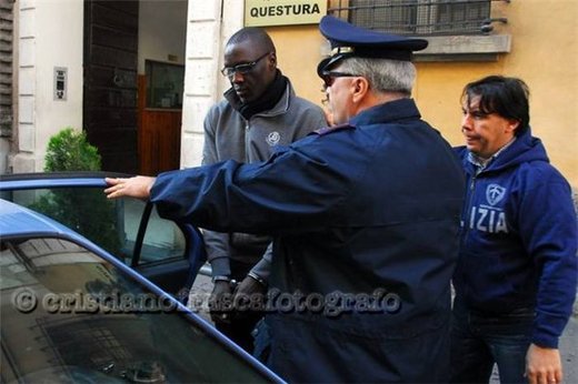 Photos : Voici les images de l'arrestation de quatre sénégalais en Italie pour vente de drogue