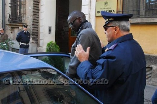 Photos : Voici les images de l'arrestation de quatre sénégalais en Italie pour vente de drogue
