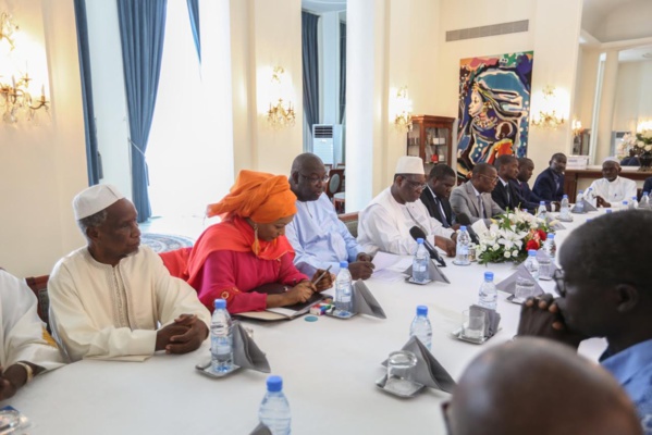 Remise du rapport de la CNRA: Discours du président de la République Macky Sall (Officiel) Remise du rapport de la CNRA: Discours du président de la République Macky Sall (Officiel)