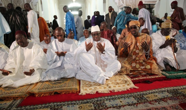 Rediffusion : Grande Mosquée de Dakar : Suivez La prière et le Khoutba de l'Imam