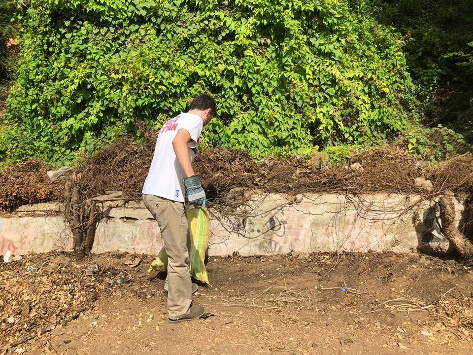 Photos: S.E.M ,l 'Ambassadeur de la Grande Bretagne au Sénégal Hodgson George, journée de nettoyage sur la corniche Est (Dakar) Photos: S.E.M ,l 'Ambassadeur de la Grande Bretagne au Sénégal Hodgson George, journée de nettoyage sur la corniche Est (Dakar)