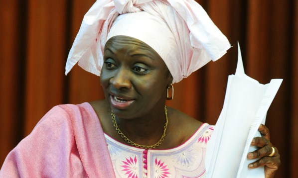 Mimi Touré : « Plus de 80 candidats à la Présidentielle se sont présentés à la DEG, c’est incroyable ! «