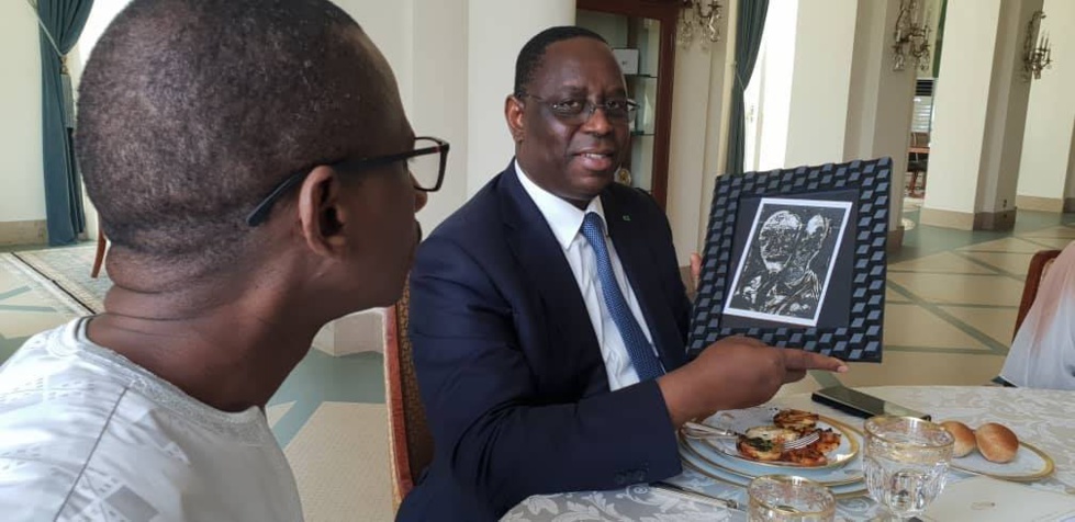Macky Sall fait visiter le Palais à L’équipe de kenkelibaa