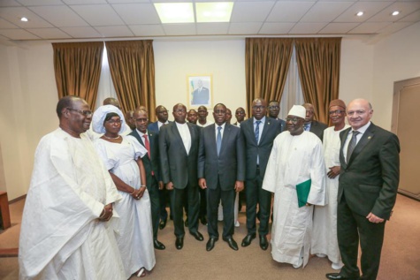 Remise des rapports de la Médiature: Macky Sall magnifie le travail de Alioune Badara Cissé Remise des rapports de la Médiature: Macky Sall magnifie le travail de Alioune Badara Cissé