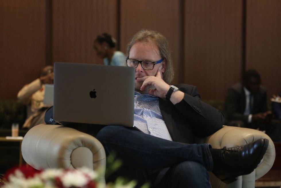 Voici l'expert photographe de la présidence, Lionel Mandeix
