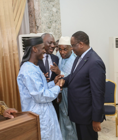 Après l’audience des militants de Matam : Macky Sall reçoit au Palais quelques 400 alliés de Ranérou, partisans de Amadou Dawa Diallo Après l’audience des militants de Matam : Macky Sall reçoit au Palais quelques 400 alliés de Ranérou, partisans de Amadou Dawa Diallo