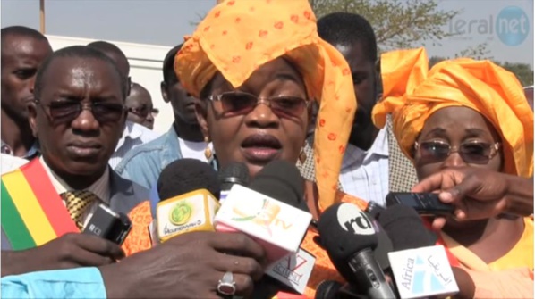 Aida Mbodj outrée par la danse de Macky Sall:« je ne peux pas me permettre de danser, regardant les Sénégalais souffrir »