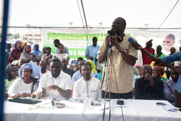 Présidentielle E 2019: Les pro Khalifa Sall lancent leur campagne de collecte et visent 100.000 parrains rien qu’à Dakar Présidentielle E 2019: Les pro Khalifa Sall lancent leur campagne de collecte et visent 100.000 parrains rien qu’à Dakar