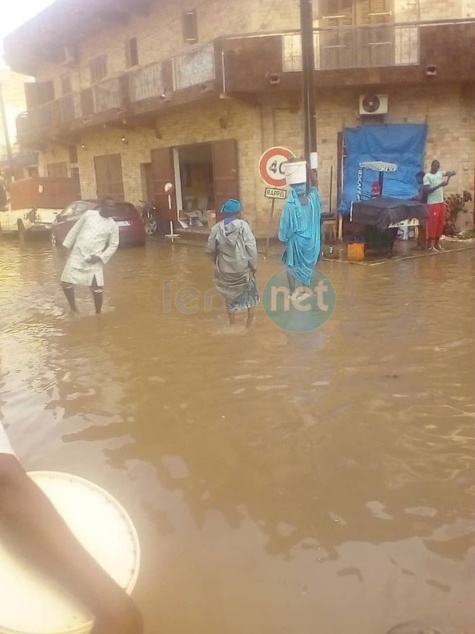 Vidéo: Inondation à Rufisque: Keuri Kao, la Mairie, la Senelec et la poste de Police, inacessibles 