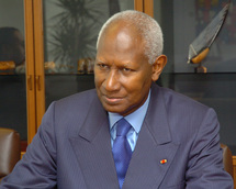 Abdou Diouf appelle « tous les acteurs » à reconnaître la victoire de Ouattara