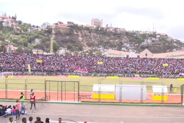 Au moins un mort et 37 blessés dans une bousculade avant le match Madagascar-Sénégal