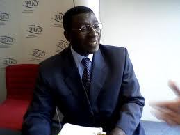 Le Pr Malick Ndiaye soutient Gbagbo en direct sur Rti, un xalimanaute ivoirien lui répond : applique tes idées au service de ton pays le Sénégal pour qu’il ait 40% comme la Côte d’Ivoire