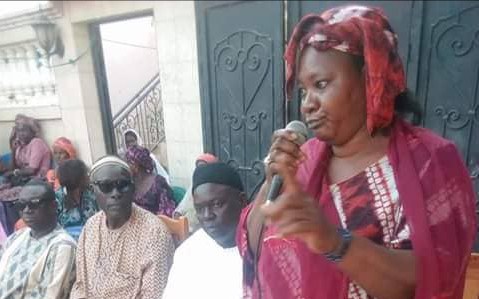 Vol cartes d’identité à la Police: L’Apr Mbour se déchaîne sur Aby Ndiaye Vol cartes d’identité à la Police: L’Apr Mbour se déchaîne sur Aby Ndiaye