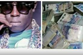 Détention de faux-billets : Le rappeur Ngaka Blindé, renvoyé devant le tribunal correctionnel Détention de faux-billets : Le rappeur Ngaka Blindé, renvoyé devant le tribunal correctionnel