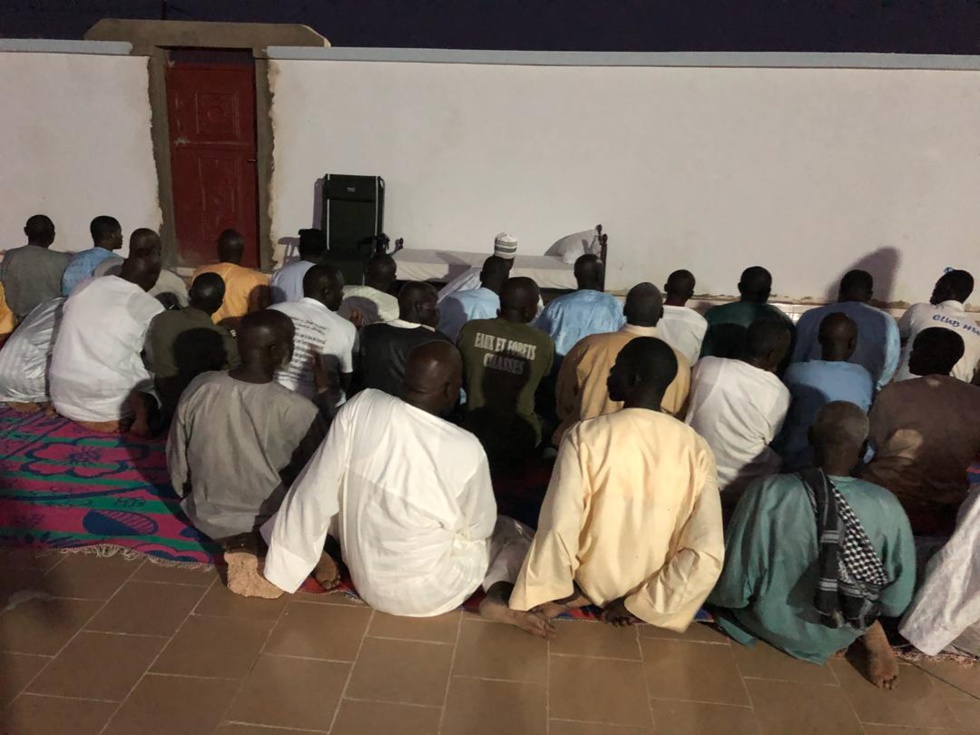 Visite de Serigne Bass Abdou Khadr à Touba Diaty dans le Cayor chez Serigne Mouhamadan Mbacké Ibn Serigne Abdoul Ahad