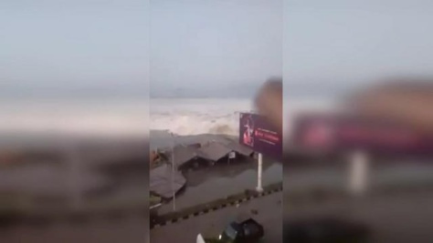 Séisme et tsunami en Indonésie : au moins 384 morts