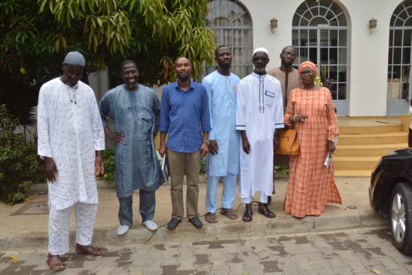 Don d'un corbillard aux Ibadous de la part de la Fondation Servir Le Sénégal dirigée par la Première Dame Marieme Faye Sall.