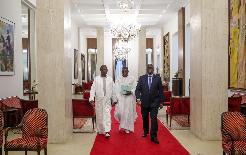 Photos : Macky Sall a reçu une délégation de l’UNACOIS Photos : Macky Sall a reçu une délégation de l’UNACOIS
