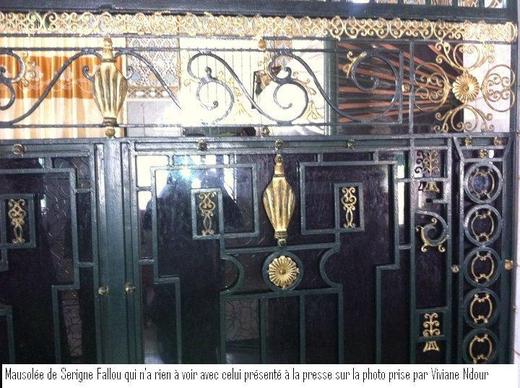 [Photos] Révélations dans l’affaire du miracle : Viviane Ndour a pris la Photo de Serigne Fallou à la Bibliothèque de Touba