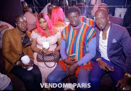 (6 photos) : Après la soirée de Pape Diouf, les artistes sénégalais s’éclatent en boîte de nuit à Paris