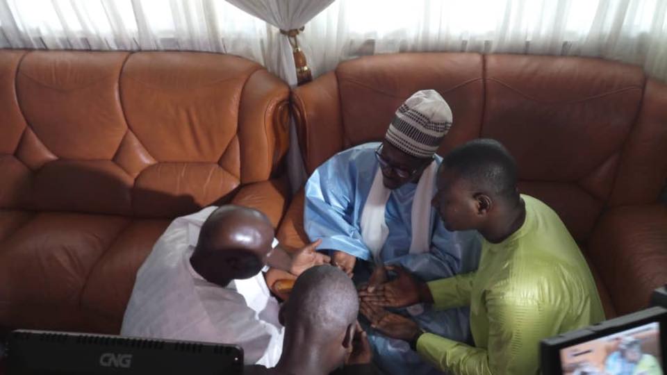 PHOTOS - Le président Idrissa SECK reçu ce matin à Touba par le Khalife Général des Mourides Serigne Mountakha MBACKÉ