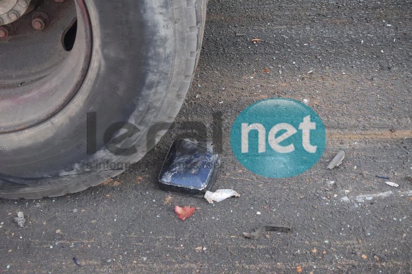 Photos Accident sur l'autoroute à péage : Collision monstre entre plusieurs voitures à hauteur de Diamniadio