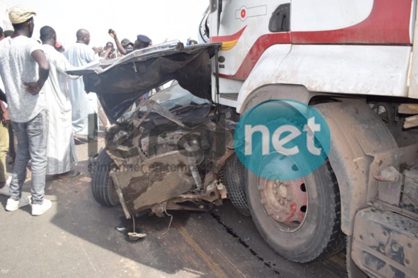 Photos Accident sur l'autoroute à péage : Collision monstre entre plusieurs voitures à hauteur de Diamniadio