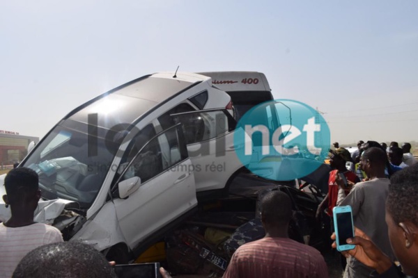 Photos Accident sur l'autoroute à péage : Collision monstre entre plusieurs voitures à hauteur de Diamniadio