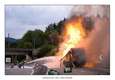 Insolite: Un camion en feu file à la caserne des sapeurs pompiers de Malick Sy