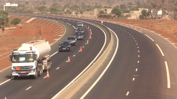 Les tarifs de l’autoroute ‘’Ila Touba’’ fixés à 5000 francs CFA