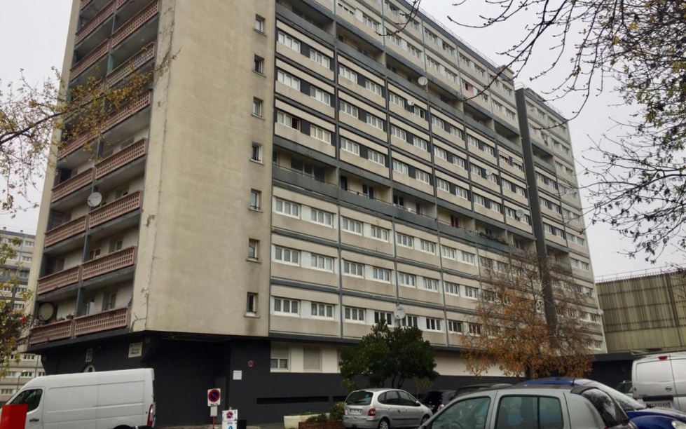 Aubervilliers, ce vendredi 16 novembre. Le drame a eu lieu au neuvième étage de cette résidence HLM dans le quartier des Quatre-Chemins. LP/V.T.