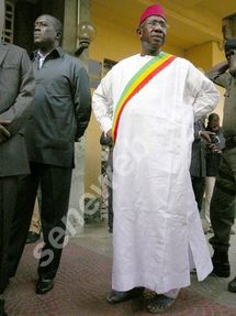 Walfadjri annonce son éconduction à Léona Niassène : Iba Der Thiam dément et précise