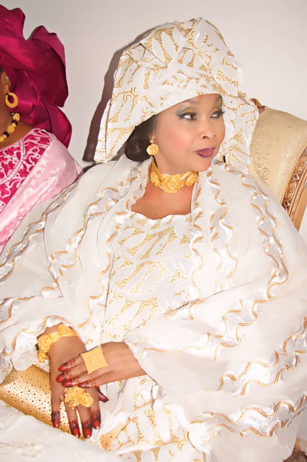 Admirez le "sagnsé" de Sokhna Fatou Samb, épouse de l'illustre Imam Cheikh Cissé ! Admirez le "sagnsé" de Sokhna Fatou Samb, épouse de l'illustre Imam Cheikh Cissé !