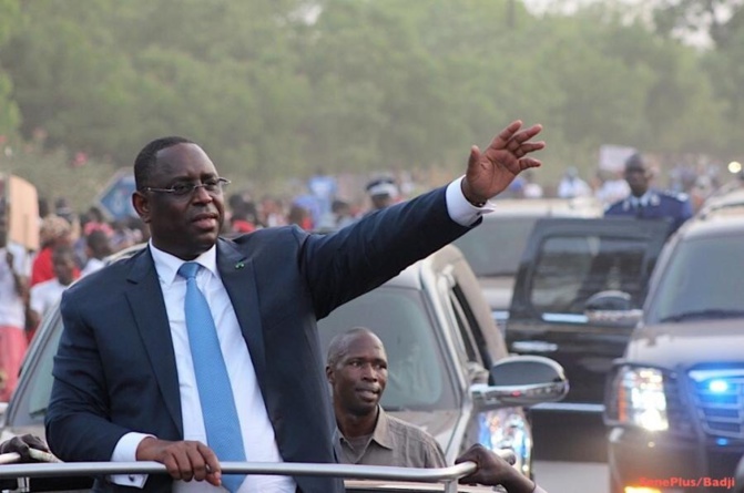 Le Conseil National des Sages de Benno Bokk Yaakaar investissent le Président Macky Sall Le Conseil National des Sages de Benno Bokk Yaakaar investissent le Président Macky Sall