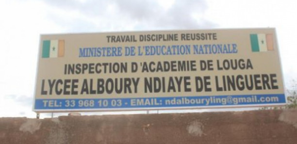 Linguère : Un don de 200 serviettes hygiéniques aux jeunes filles de Lycée Alboury Ndiaye Linguère : Un don de 200 serviettes hygiéniques aux jeunes filles de Lycée Alboury Ndiaye