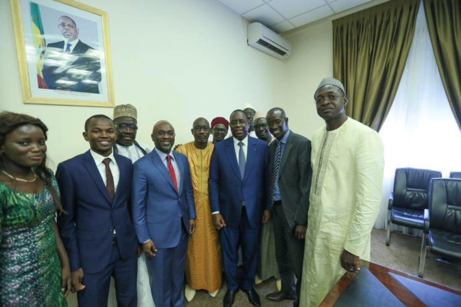 «Réélisons d’abord le Président Macky Sall le 24 février, pour nos divergences on verra après...» «Réélisons d’abord le Président Macky Sall le 24 février, pour nos divergences on verra après...»