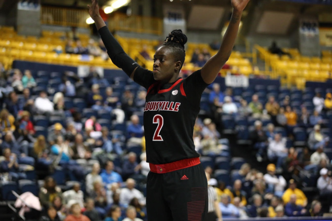 YACINE DIOP, AILIERE UNIVERSITE DE LOUISVILLE (ETATS-UNIS)  « Mon rêve, c'est d'intégrer la Women National Basketball American (WNBA) »